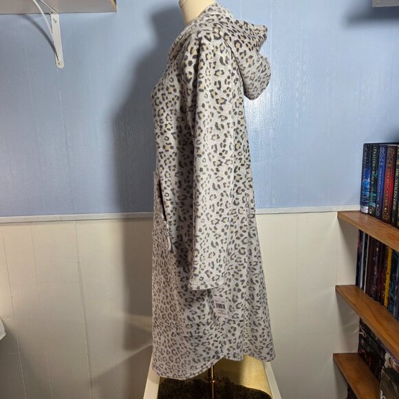 32 Degrees Heat Sleepwear Small / Medium Leopard Gray Cozy Longsleeve Nightgown - Picture 8 of 12